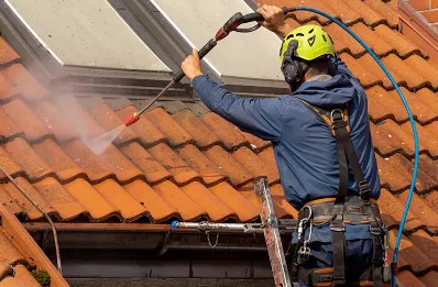 Démoussage et hydrofuge de toiture à Lordat